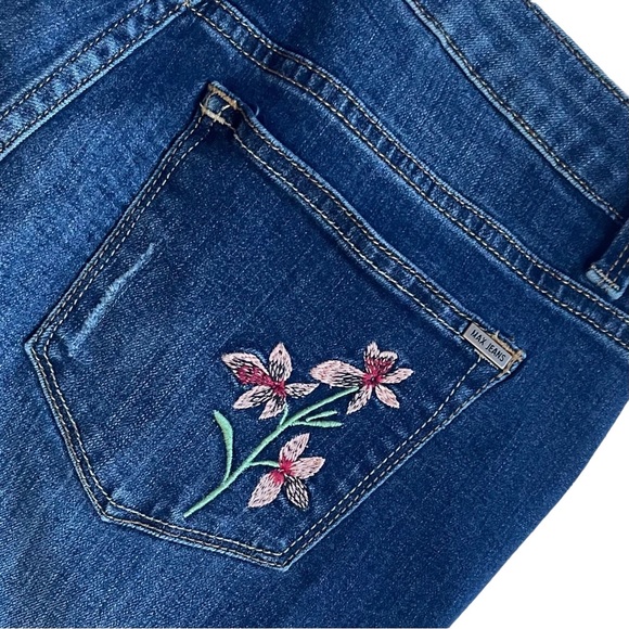 Max Jeans Size 4 Straight Crop Floral Embroidery Raw Hem Distressed Denim Jeans - Picture 10 of 11